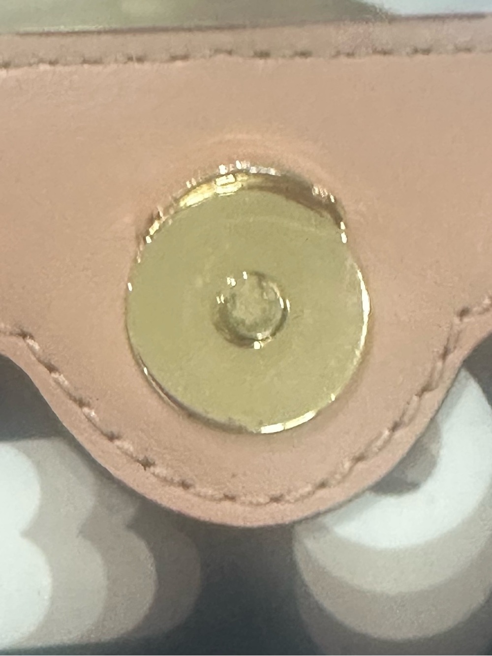 Authentic Marc Jacobs Blush Pink Leather Crossbody with Gold Logo - Picture 7 of 16